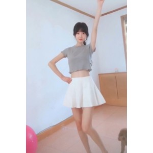 快手63万博主舞蹈系萌妹绝版合集：看完你一定会被电击，每一次都会被她的技术性技巧和呆萌可爱的样子所吸引！