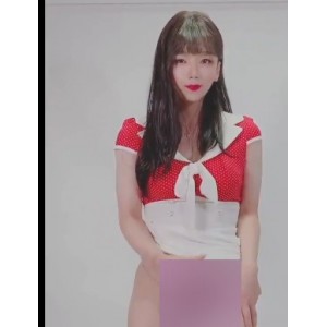 《TS女神艾莉1776v-44G合集：高颜值、性感身材、反差比兴奋，欲望如热腾腾蛋糕般甜蜜美味！》