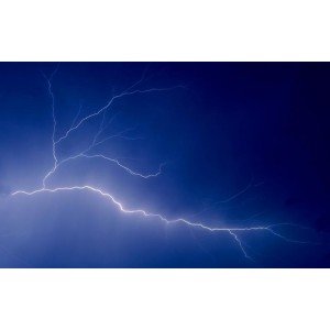 闪电重生：一部值得观看的喜剧动作电影