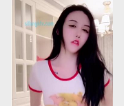 柠檬猪50W粉丝颜值爆表，15V639M视频诱惑定制上线！