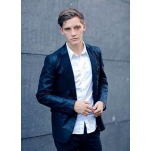 在AliyunDrive上下载1080p、BD中字、mkv格式的《波斯语课》资源，质量优秀、下载速度快！