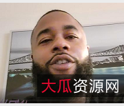 爱情的美好：英俊的大胡子哥与美艳的小芳的卧室打粑粑之旅