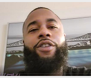 爱情的美好：英俊的大胡子哥与美艳的小芳的卧室打粑粑之旅