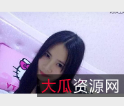 网红小姐姐小露：性感模特大学萌妹，活生生的美人儿！