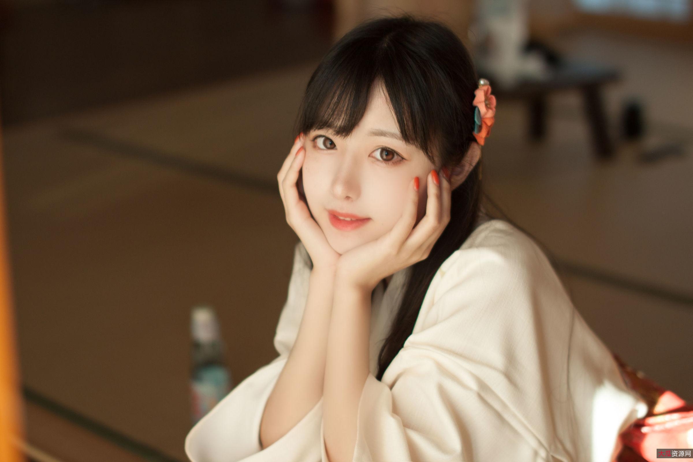 欣赏Shika小鹿鹿，一位来自中国传媒大学的网红，拥有60W粉丝的精彩推特合集