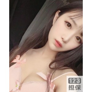 网红小鹿鹿：清纯性感的罗马尼亚公主，4K视频图集守护主播