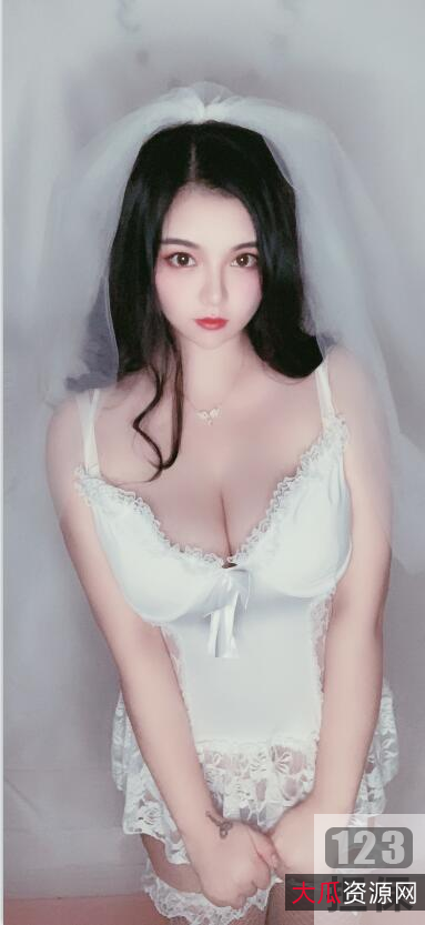 网红熊熊带你领略新娘装的魅力：巨巨新娘装8部，唯美写真高清拍摄，自娱自乐open展示