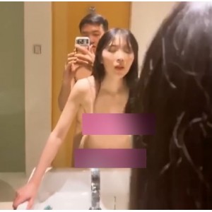 《高颜值素人视频：反差婊与富二代的HAPPY私密行为》