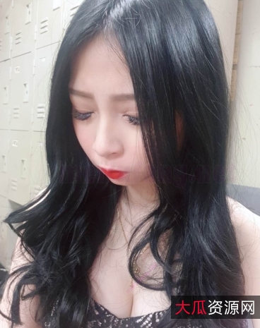 胸前软肉小妹私生活露脸福利，护理专科美女惊艳登场！