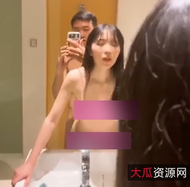 某推[网曝泄密][白嫖fly利]（反差婊女神和富二代）绝密外流全集[129M]