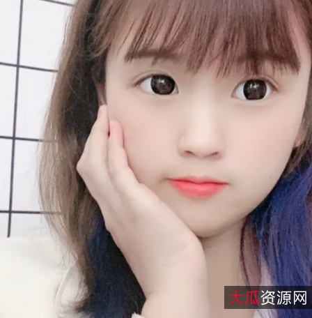 小妖孽（小妲己萌妹）最新有尺度合集，火爆R身材白嫩性感撩人！