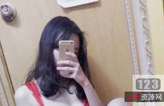 软软的露西淘宝模特升级浮力姬，珠圆玉润，玉兔露脸，让绅士们心痒痒！