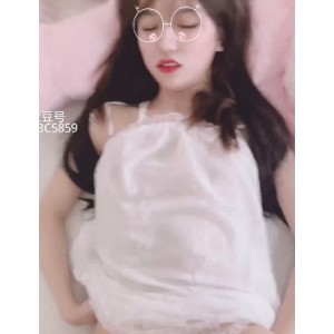 「91清纯女神」不见星空睡衣派，颜值+身材+魔爪，237MB视频见证网红美貌