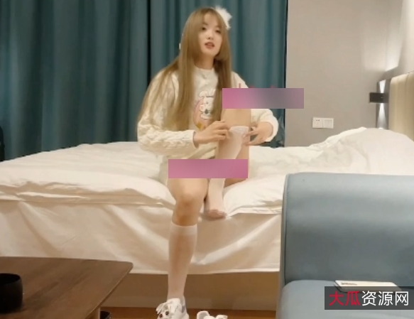 熊宝国庆约会：文学系可爱学妹，身材完美雪白大长腿，高颜值网红！