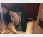 COS风渔网袜+二刺螈烧鸡，清纯小姐姐的网袜游戏时刻！