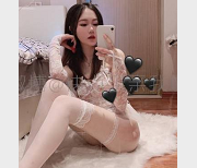 推特精选社保姬：高冷御姐脸蛋M腿红唇婚纱大臀