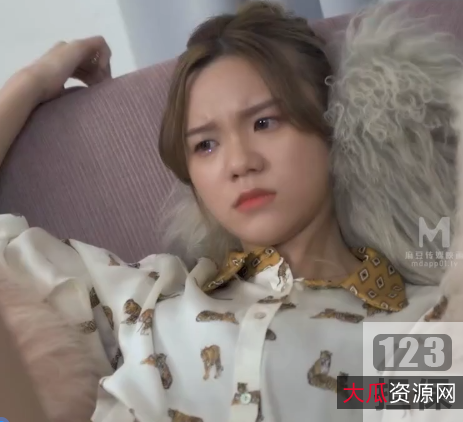 《麻豆新片MD0149：欺负凡尔赛少女的装逼、口吻与炫耀，得意洋洋的内向与张扬外向的女星，外卖中年大叔的争执，最终完美解决！》