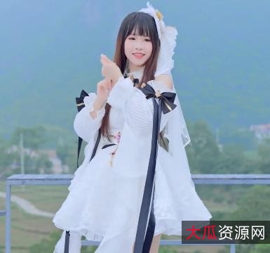 Miko酱混剪211M清纯可爱COS跳舞视频，粉上Bilibili可下载！