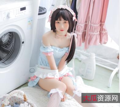 社保姬金鱼kinngyo写真资源：绝赞身材颜值，家政妇写真拍摄精美