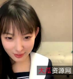 校园清纯风邻家小妹糖纸妹妹L舞Bao鱼直播洗澡2V2.4G