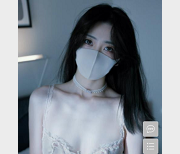 hongkongdoll11月OF最新私拍有尺度视图：浮力姬玩偶姐姐出道作品抖M清纯魅惑白嫩玉兔