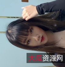 露脐紧身裤翘臀长腿美女视频