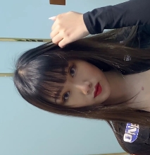 露脐紧身裤翘臀长腿美女视频