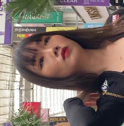 露脐紧身裤翘臀长腿美女视频