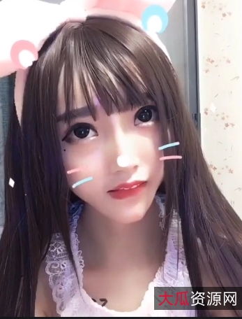 标题建议1.《凤凰雅宝小合集42部》-独特气质与多才多艺的新主播2.《凤凰雅宝小合集42部》-网络瞩目的唱将，混血儿的魅力3.《凤凰雅宝小合集42部》-粉丝心中的键盘侠，直播界的新宠4.《凤凰雅宝小合集42部》-令人沉迷的视频集锦，凤凰雅宝的曼妙身材5.《凤凰雅宝小合集42部》-网络伤害的见不得仇，苗条身材下的真实洗澡