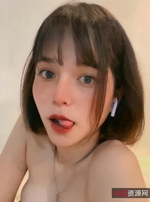 Pimnalin：Onlyfans女神的反差婊私拍大曝光！[36三人游80V+2.6G][百度盘]