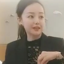 精选探花系列：气质兼职车模的身材精选，用口特写1V317MB