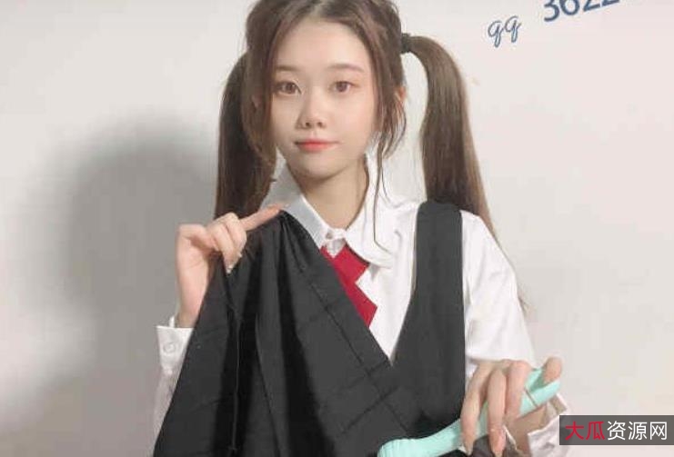 限时特惠虎牙双马尾妹子Dva露脸合集六碗鱼子酱