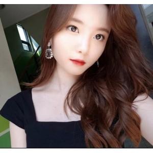 韩国白领美女李始宇SiwooLee的最新写真集192P30V600M百度