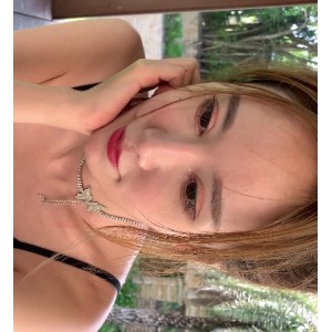 视频吊带低车灯大奶紧身牛仔裤长腿美女