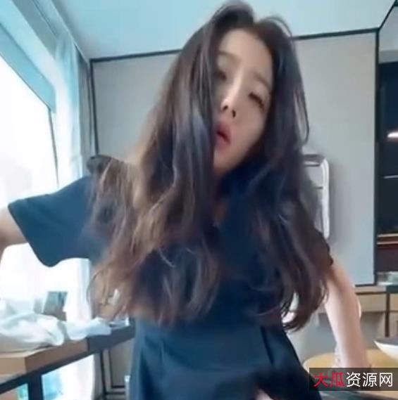 精选警花张津瑜吃瓜视频[8V-450]