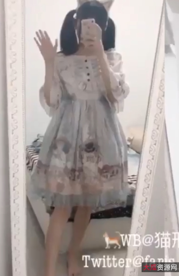 Fariskitten私拍视频：JKLolita装扮，户外指教，光“阴”飞机场妹子76P，45V