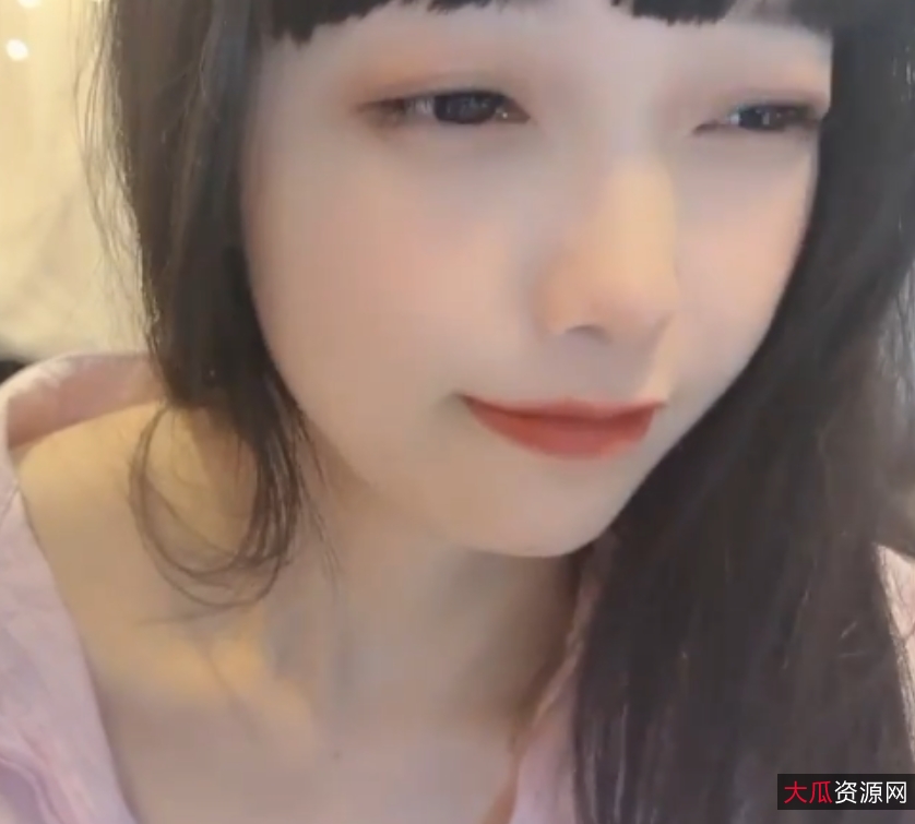 清纯20岁学生妹放飞自我合集红色小花开放