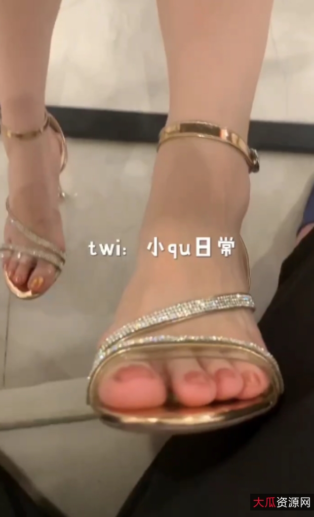 ququ恋足日记视频合集：15个视频，2.98G福利合集