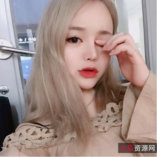 Anlizhaomio-性感私人作品-熟女尤物