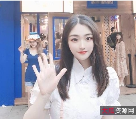 南航大奈丰腴空乘幽会把玩教育