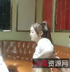 给力KTV包厢：1V-1G，身材肤白貌美，K歌杰伦