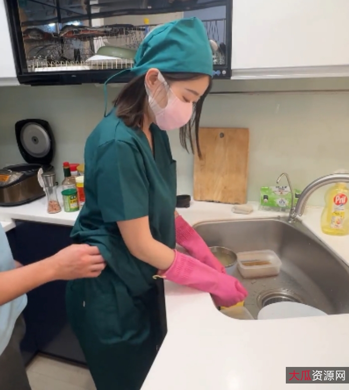 台湾反差瑜伽教练ssrpeach视频合集117v+22.2G压缩