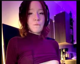 BadDragonSlayer小姐姐，巨型D具合集，OnlyFans博主，身材娇小，硬抗巨W，两集视频资源打包