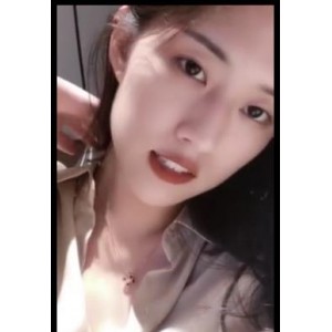 飞机群夫妻自拍视频：甜蜜互动，感受时代之爱