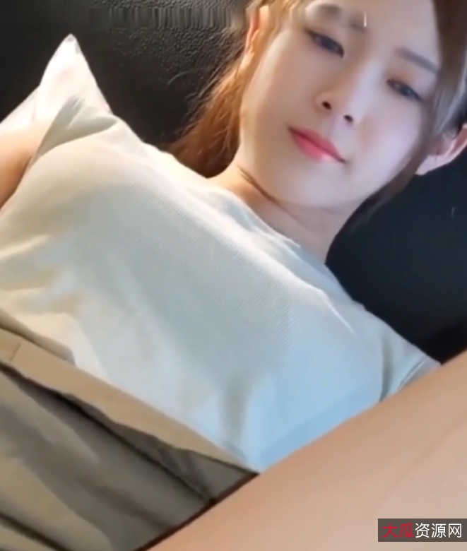 ，观赏性最高的应该是邓紫棋的换脸作品，原片是一部日本作品作品，邓紫棋的颜值和身材都非常出众，加上她的个性和气质，看起来非常迷人！最后一部林昕宜的换脸作品也很不错，原片是一部剧，林昕宜的颜值和演技都很在贤娆换脸效果也非常自然流畅。总的来说，这六部换脸作品都有各自的特点，观赏性和放飞自我的视频大小都非常值得一看！赶紧来围观吧！