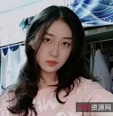 宋敏琪：清纯女神床上自拍视频