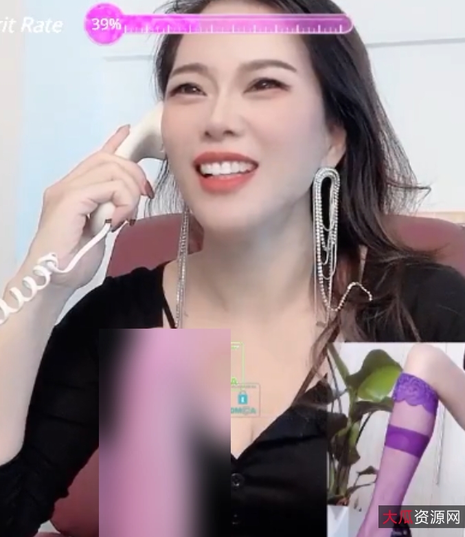 stripchat新人主播kaixin-baby，水多直播打电话客服，视频大小8v+10g，分卷发帖意见