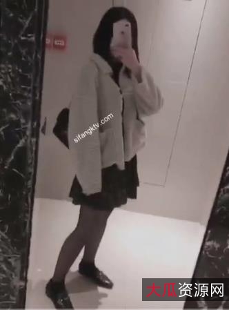 推特网红plas酱合集:反差婊自娱自乐打P长腿美人,观看1.3G视频