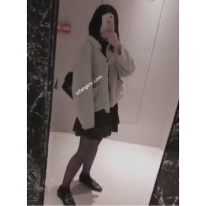 推特网红plas酱合集：反差婊自娱自乐打P长腿美人，观看1.3G视频