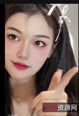 风靡抖音的小姐姐杭州白白，唯美御姐的优质女神福利，粉丝不多却小有名气，颜值身材令人着迷，作者自拍视频精彩不断！